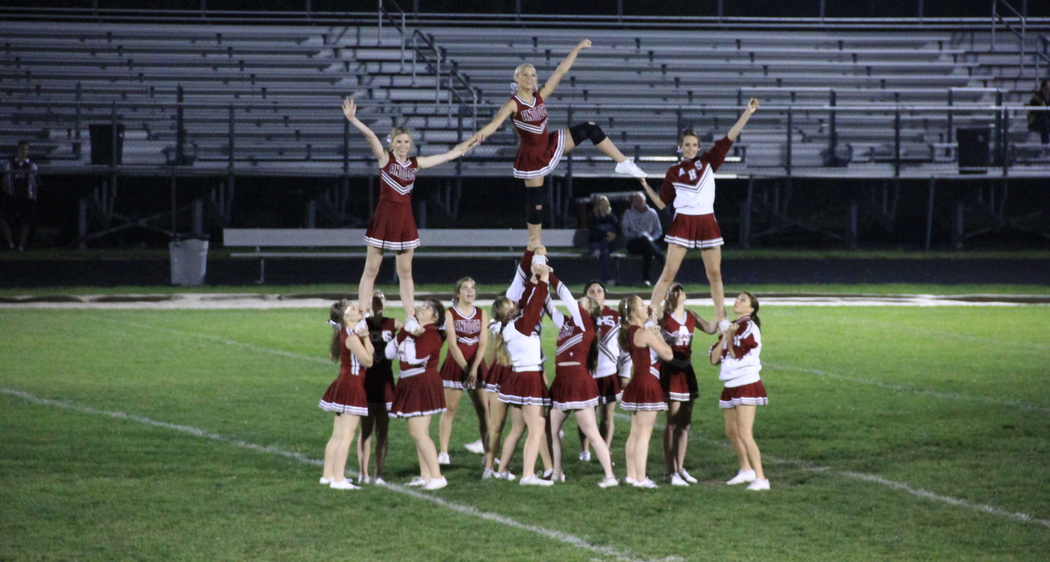 GALLERY: Homecoming Parade and Pep Rally – Sequoit Media